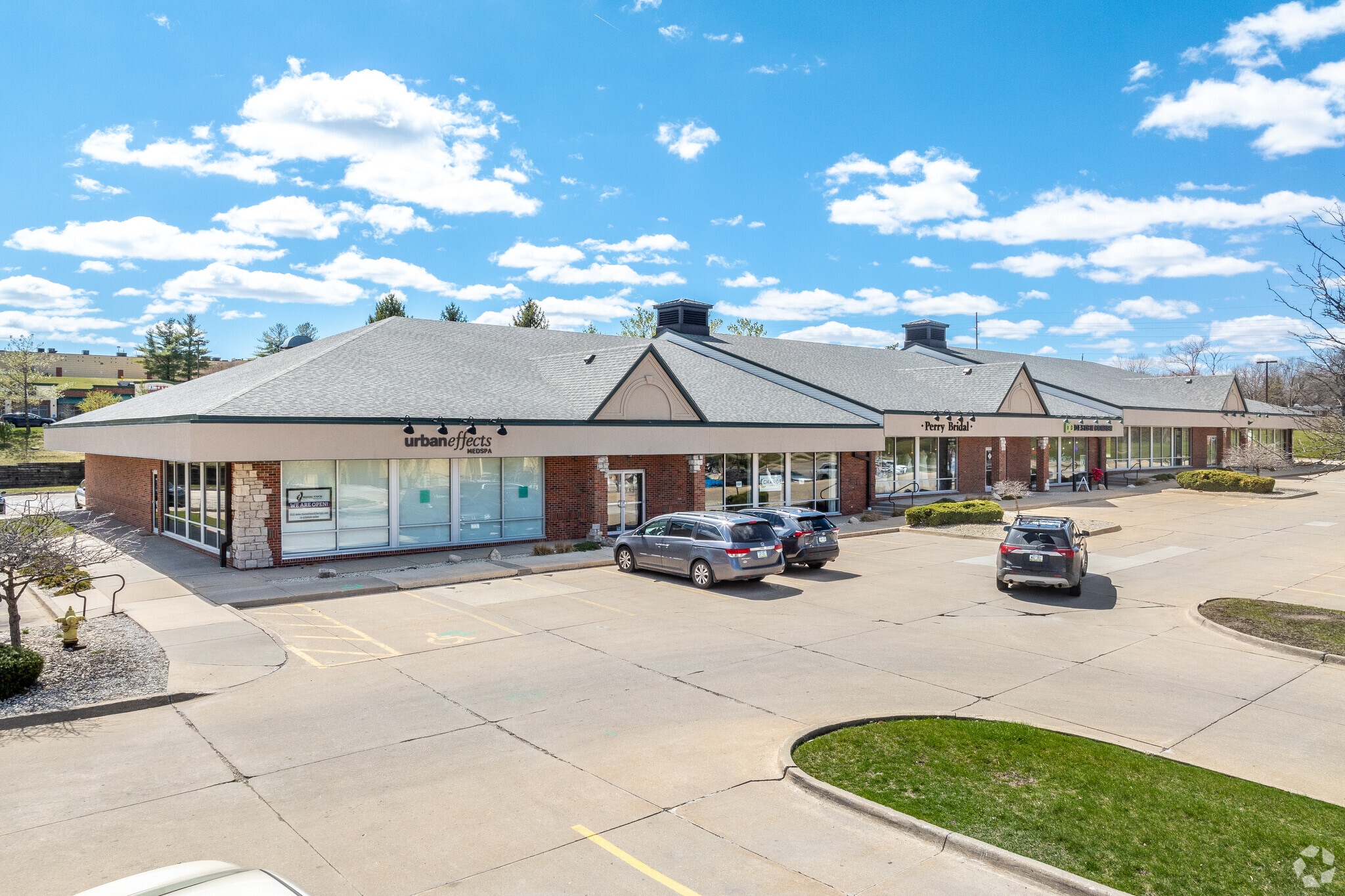 2701 86th St, Urbandale, IA for lease Primary Photo- Image 1 of 12