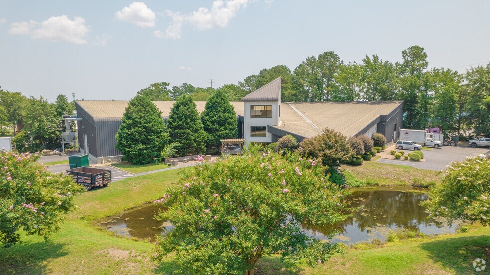 825 W Professional Pl, Chesapeake, VA à louer - Photo du bâtiment - Image 3 de 6