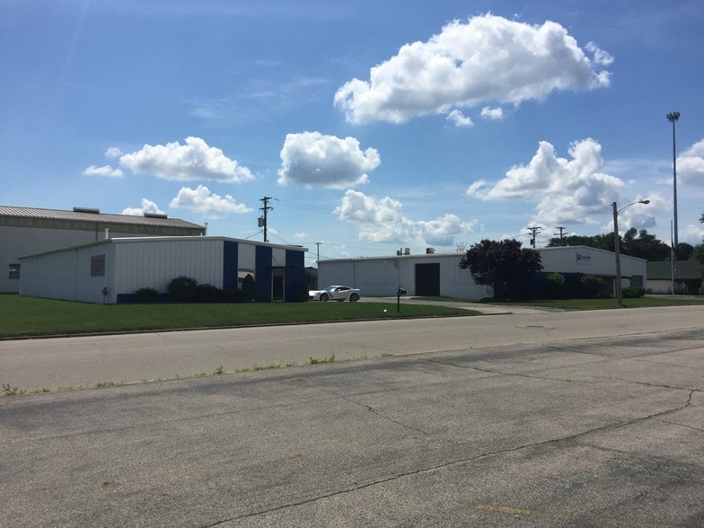 30 Commerce Park Dr, Dayton, OH for lease - Building Photo - Image 3 of 17