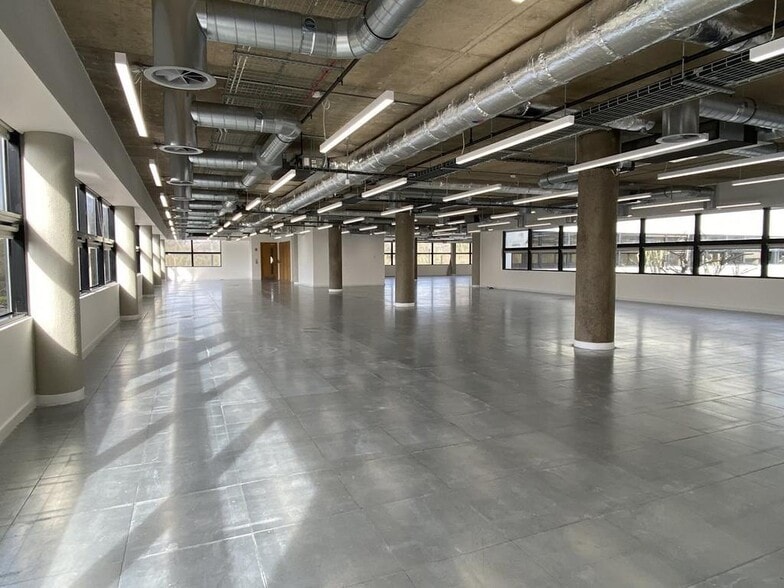 Haywood Rd, Warwick for lease - Building Photo - Image 3 of 22