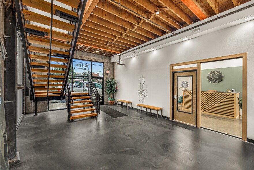 502 7th St, Oregon City, OR à louer - Photo du bâtiment - Image 2 de 12