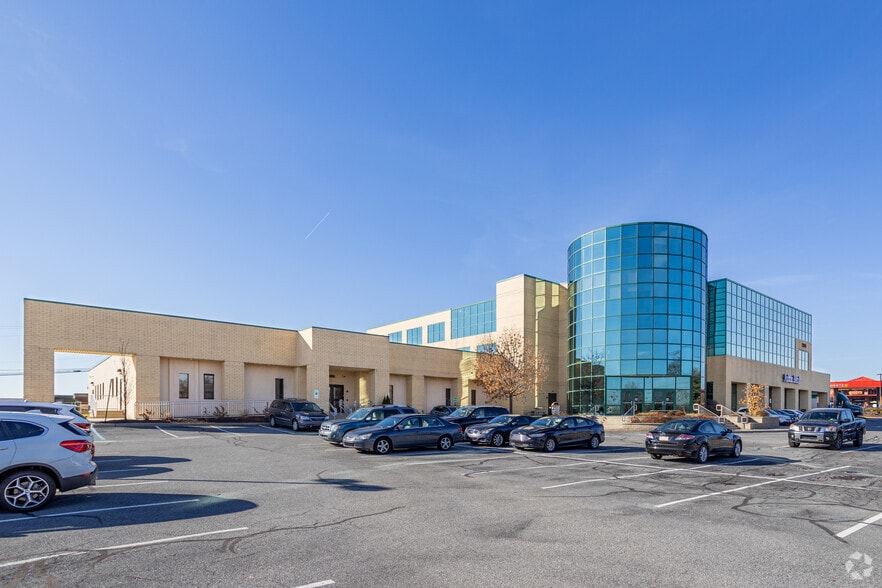 2005 City Line Rd, Bethlehem, PA à louer - Photo du bâtiment - Image 2 de 5