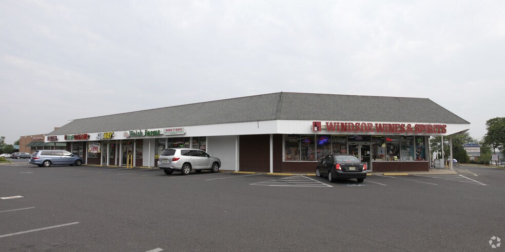 8 Princeton Hightstown Rd, Hightstown, NJ à louer - Photo du bâtiment - Image 3 de 8