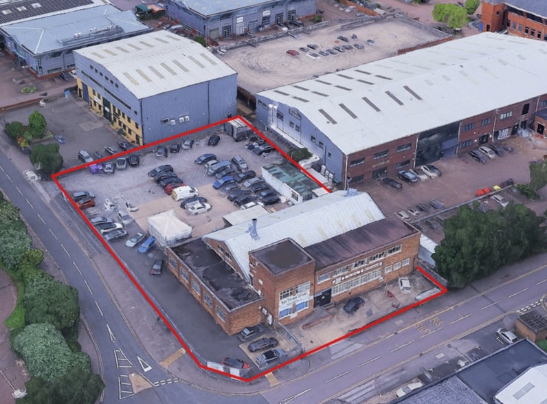 Warwick Rd, Borehamwood for sale - Aerial - Image 3 of 4