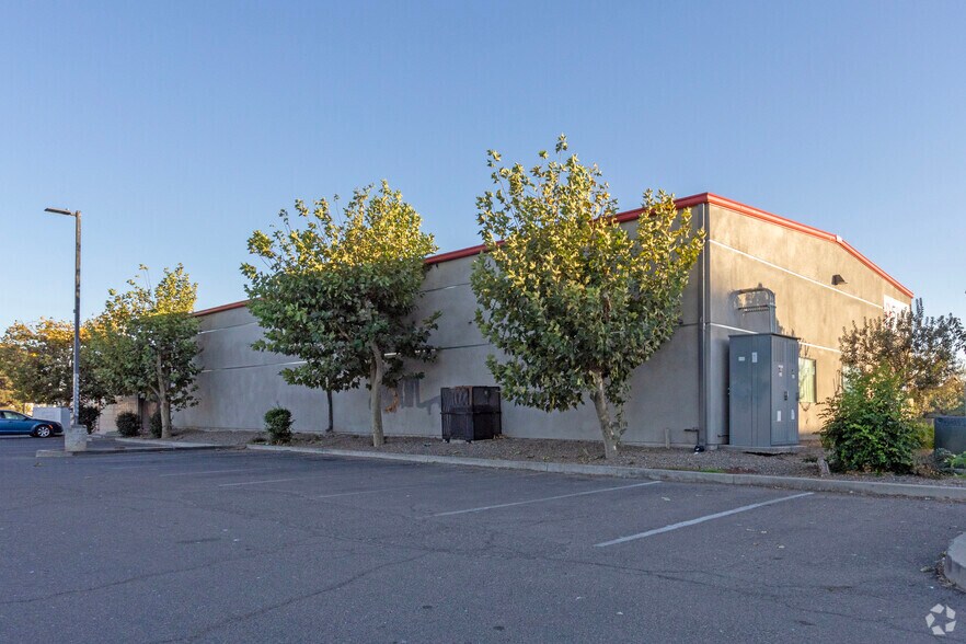 1525 W 14th St, Merced, CA à louer - Photo du bâtiment - Image 3 de 3