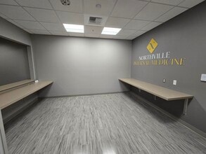 39000 W Seven Mile Rd, Livonia, MI for lease Interior Photo- Image 2 of 6