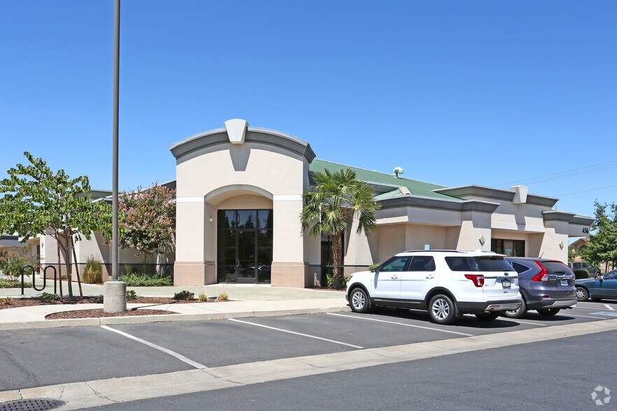 436 E Yosemite Ave, Merced, CA à vendre - Photo du bâtiment - Image 3 de 35