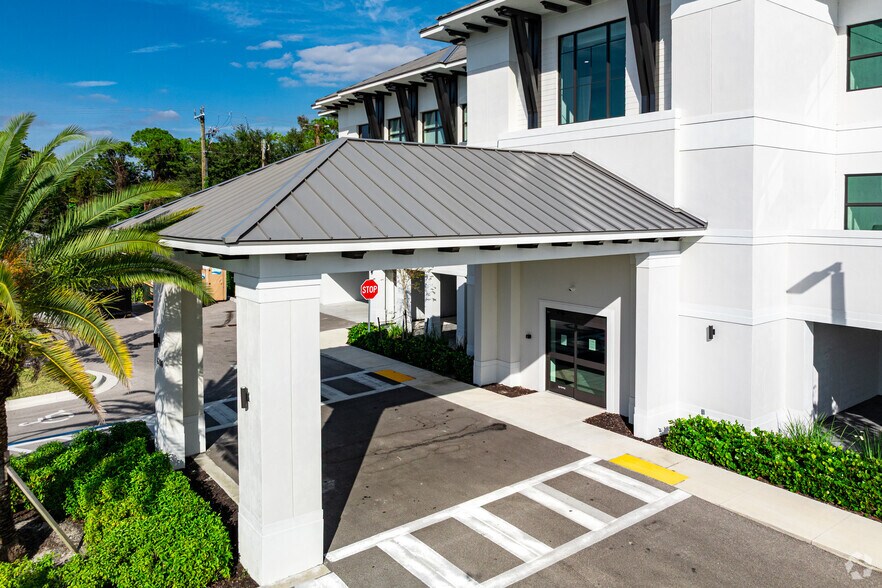 6100 Trail Blvd, Naples, FL à vendre - Photo du bâtiment - Image 3 de 6