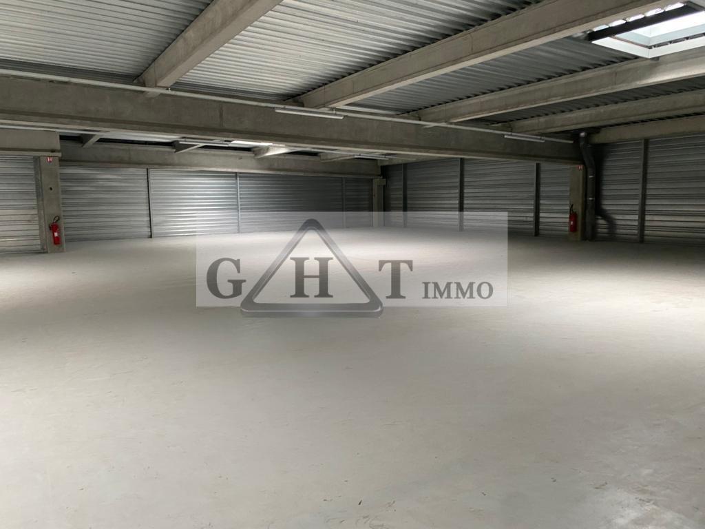 Industrial in Créteil for lease Interior Photo- Image 1 of 8