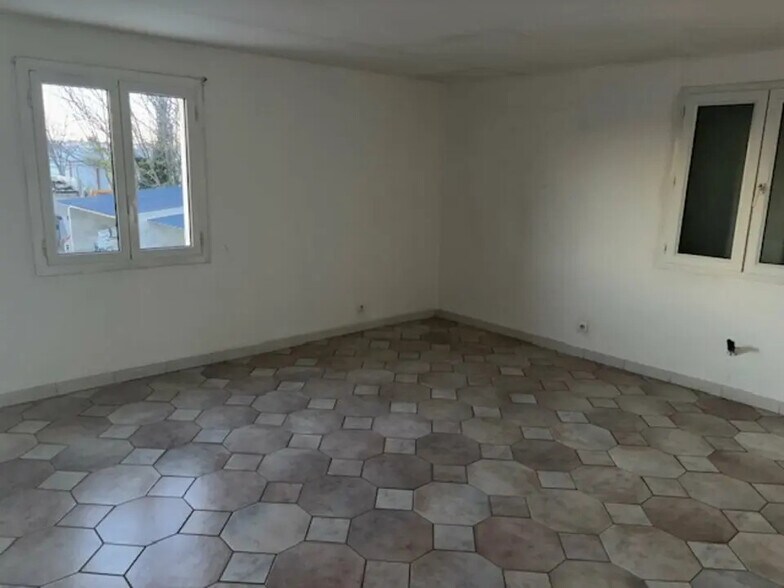 Office in Carpentras for lease - Interior Photo - Image 3 of 6