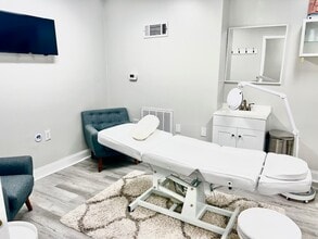 204-206 Adley Way, Greenville, SC for lease Interior Photo- Image 1 of 8