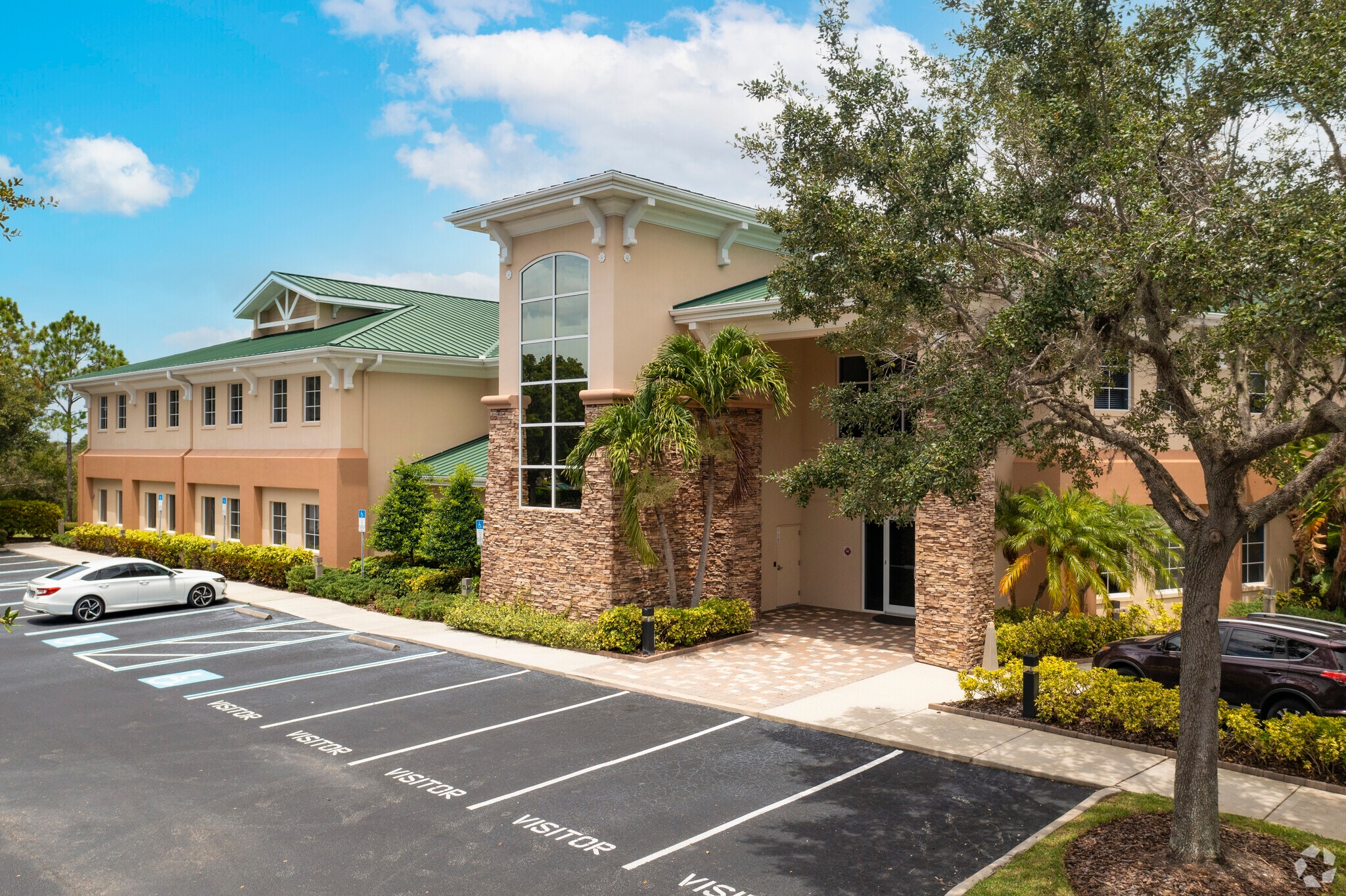 6751 Professional Pky W, Sarasota, FL for lease Primary Photo- Image 1 of 9