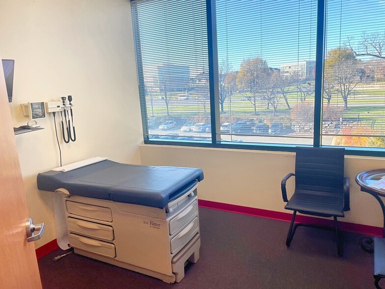 19465 Deerfield Ave, Lansdowne, VA à vendre - Photo intérieure - Image 3 de 15