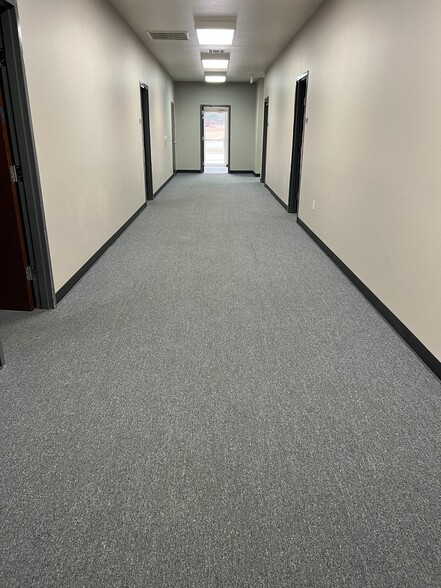 912 15th St, Huntsville, TX for lease - Building Photo - Image 3 of 33