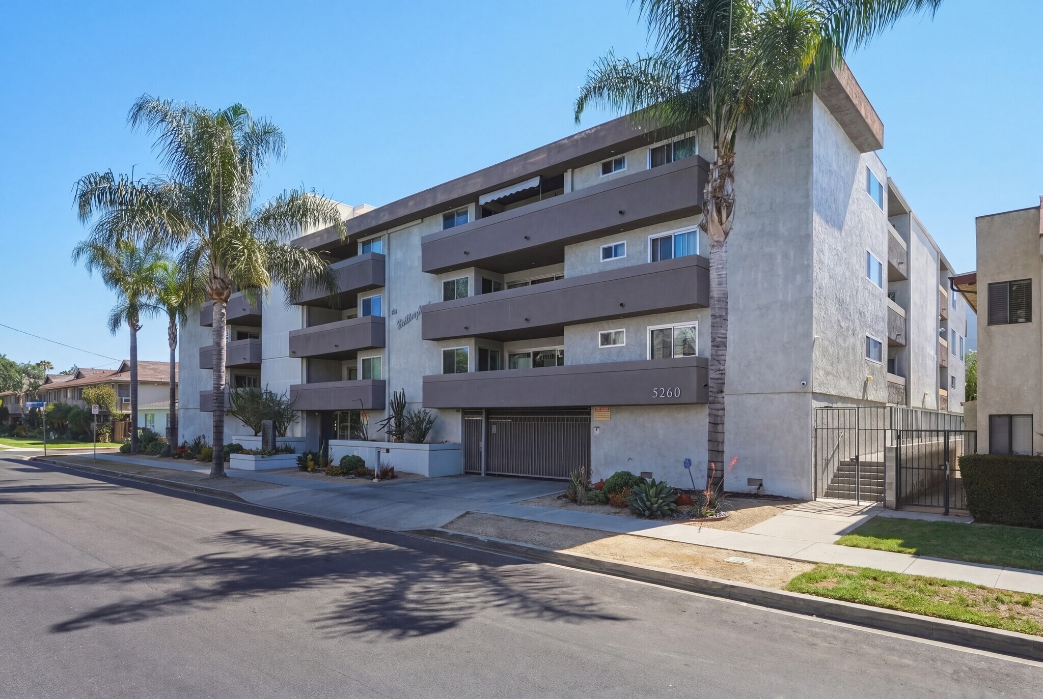 5260 Bellingham Ave, Valley Village, CA à vendre Photo du bâtiment- Image 1 de 35