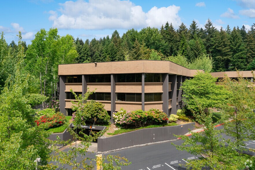 11808 Northup Way, Bellevue, WA à louer - Photo du bâtiment - Image 3 de 7