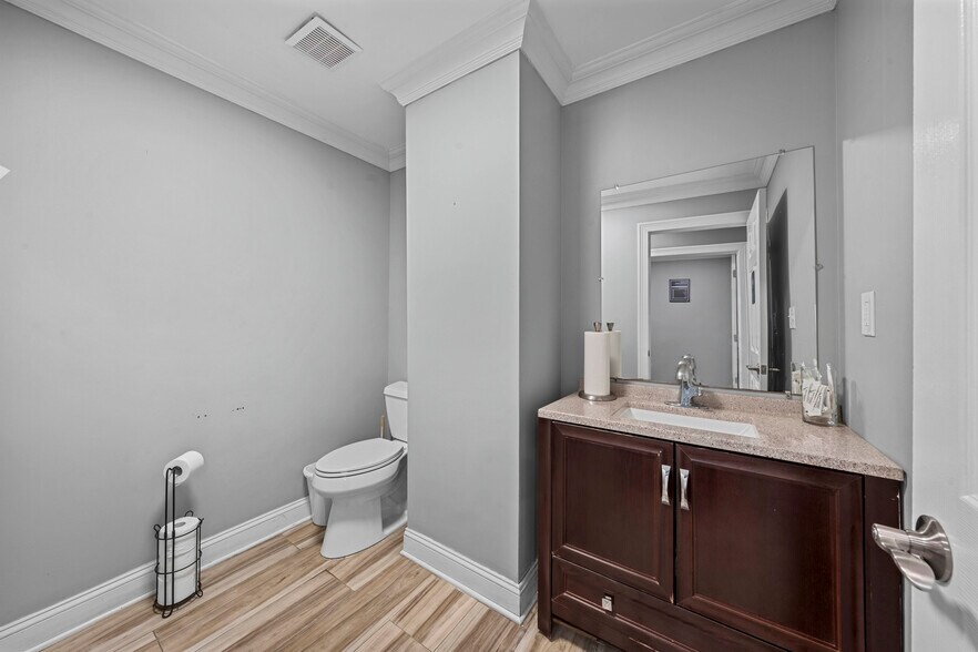 245-247 Elizabeth Ave, Elizabeth, NJ à louer - Photo du bâtiment - Image 2 de 23