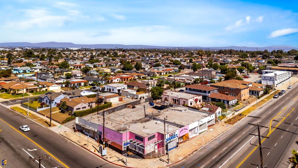 10715 S Western Ave, Los Angeles, CA à louer - Photo du bâtiment - Image 3 de 5