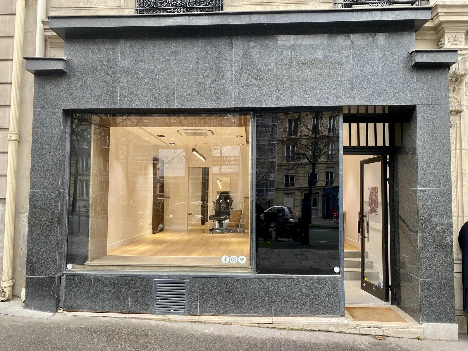 13 Avenue Mac-Mahon, Paris for lease Building Photo- Image 1 of 8