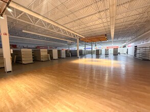 1701 Lincoln Hwy, North Versailles, PA for lease Interior Photo- Image 2 of 4