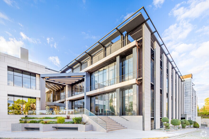 Avenida San Luis, Madrid, Madrid à louer - Photo du bâtiment - Image 1 de 21