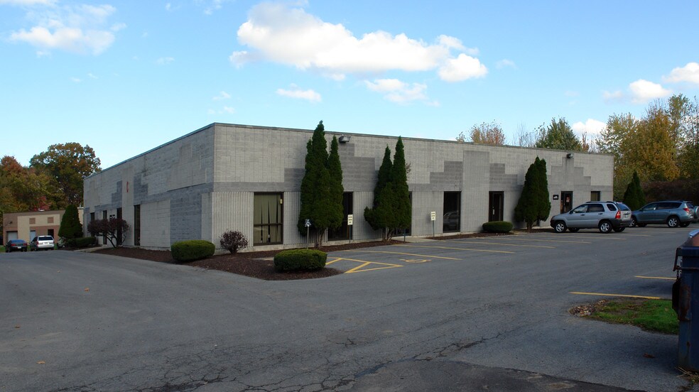 200 Gateway Park Dr, Syracuse, NY à louer - Photo du bâtiment - Image 2 de 32