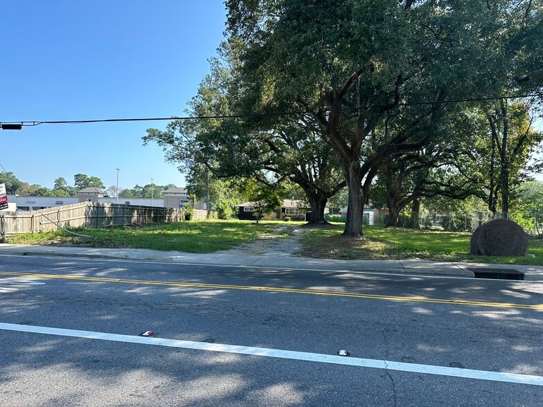 7391 Highland Rd, Baton Rouge, LA for sale - Building Photo - Image 3 of 7