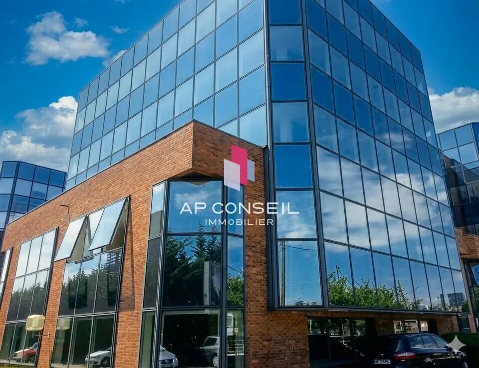 Office in Vélizy-Villacoublay for lease Building Photo- Image 1 of 8