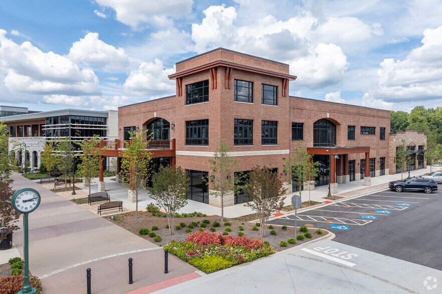 2285 Wisteria Dr, Snellville, GA for lease - Building Photo - Image 1 of 36