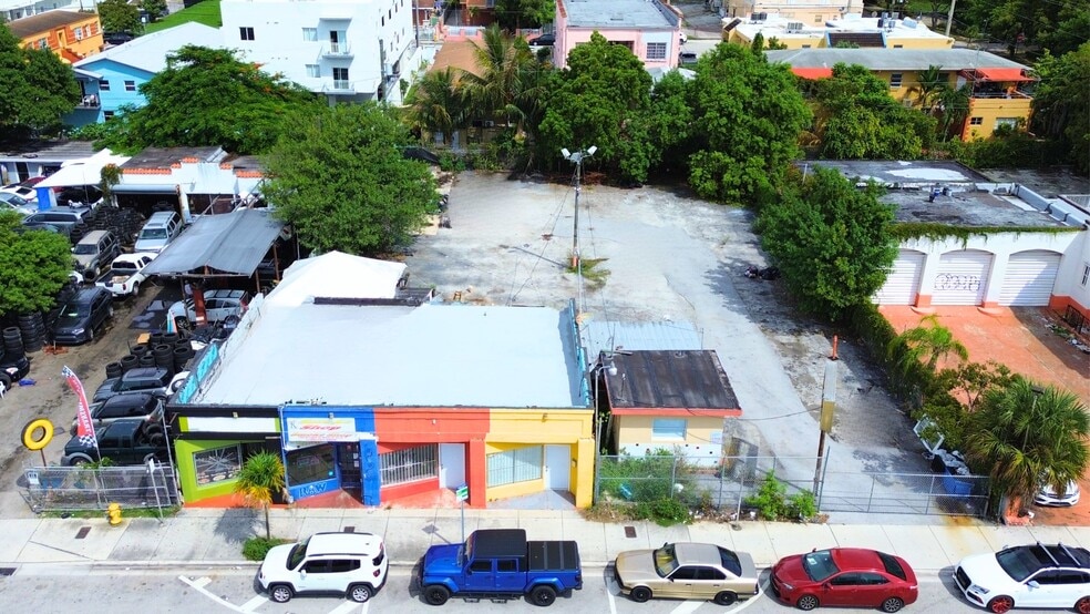 1527 W Flagler St, Miami, FL for lease - Building Photo - Image 3 of 7