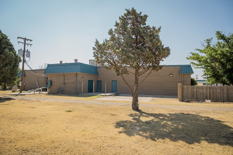 9712 8th Dr, Lubbock, TX for lease - Building Photo - Image 3 of 8