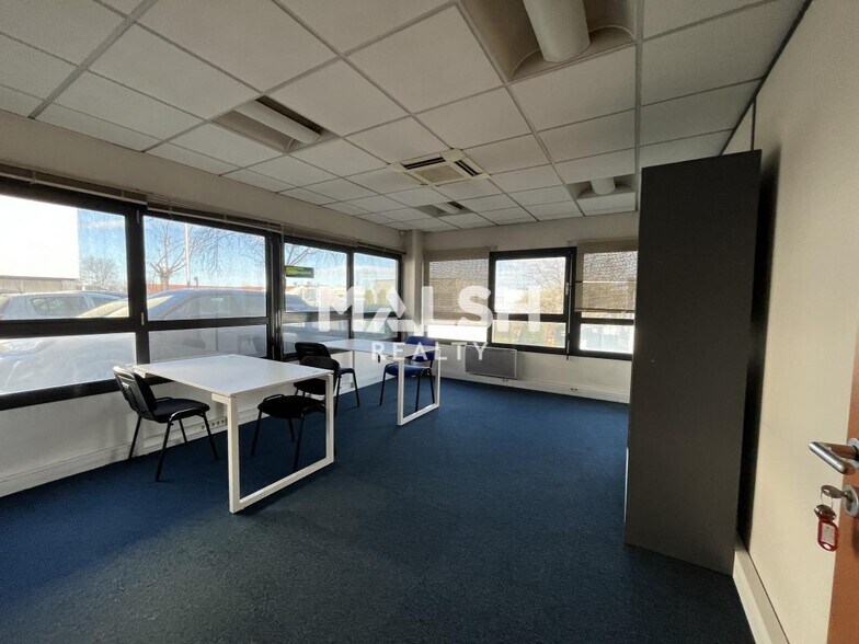 Office in Limas for lease - Interior Photo - Image 2 of 19