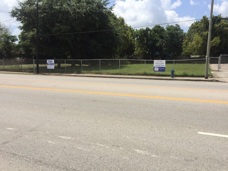 7620 Navigation Blvd, Houston, TX for lease - Building Photo - Image 2 of 7