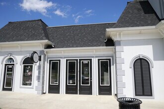 1053 S Lake Cir, Morrow, GA for lease Building Photo- Image 2 of 3