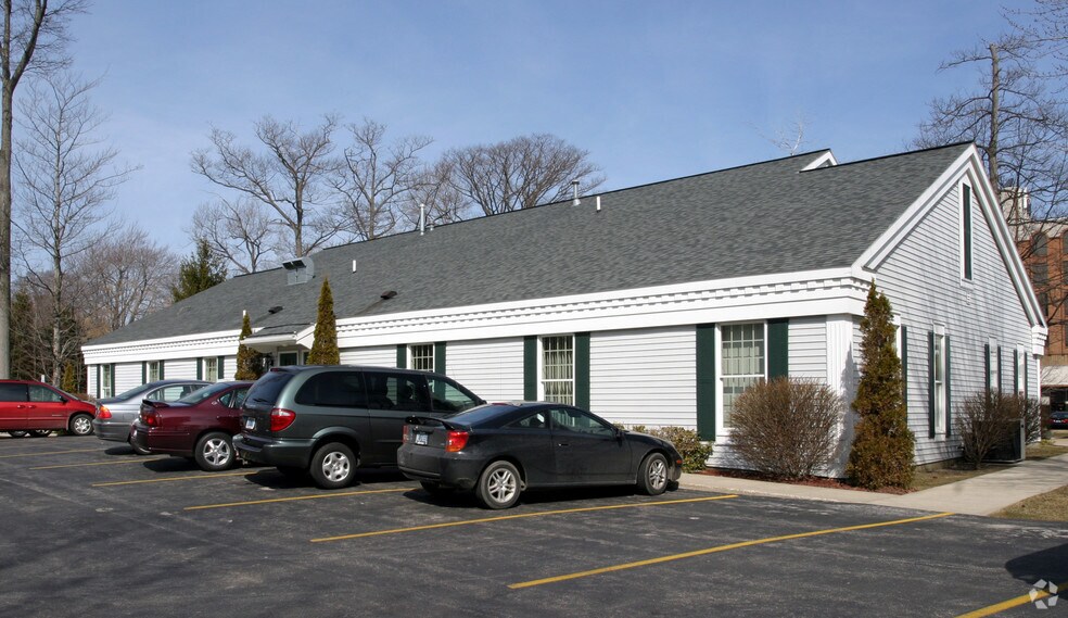 945 W Norton Ave, Muskegon, MI for sale - Primary Photo - Image 1 of 1