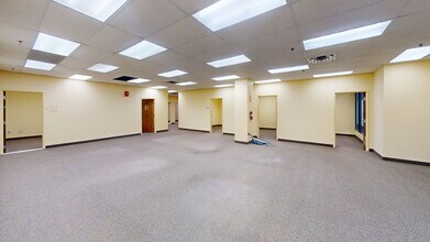 1450 Energy Park Dr, Saint Paul, MN for lease Interior Photo- Image 2 of 5