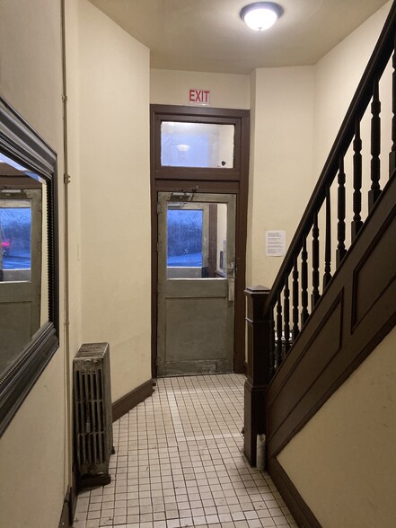 5408 Flushing Ave, Maspeth, NY for sale - Interior Photo - Image 3 of 17