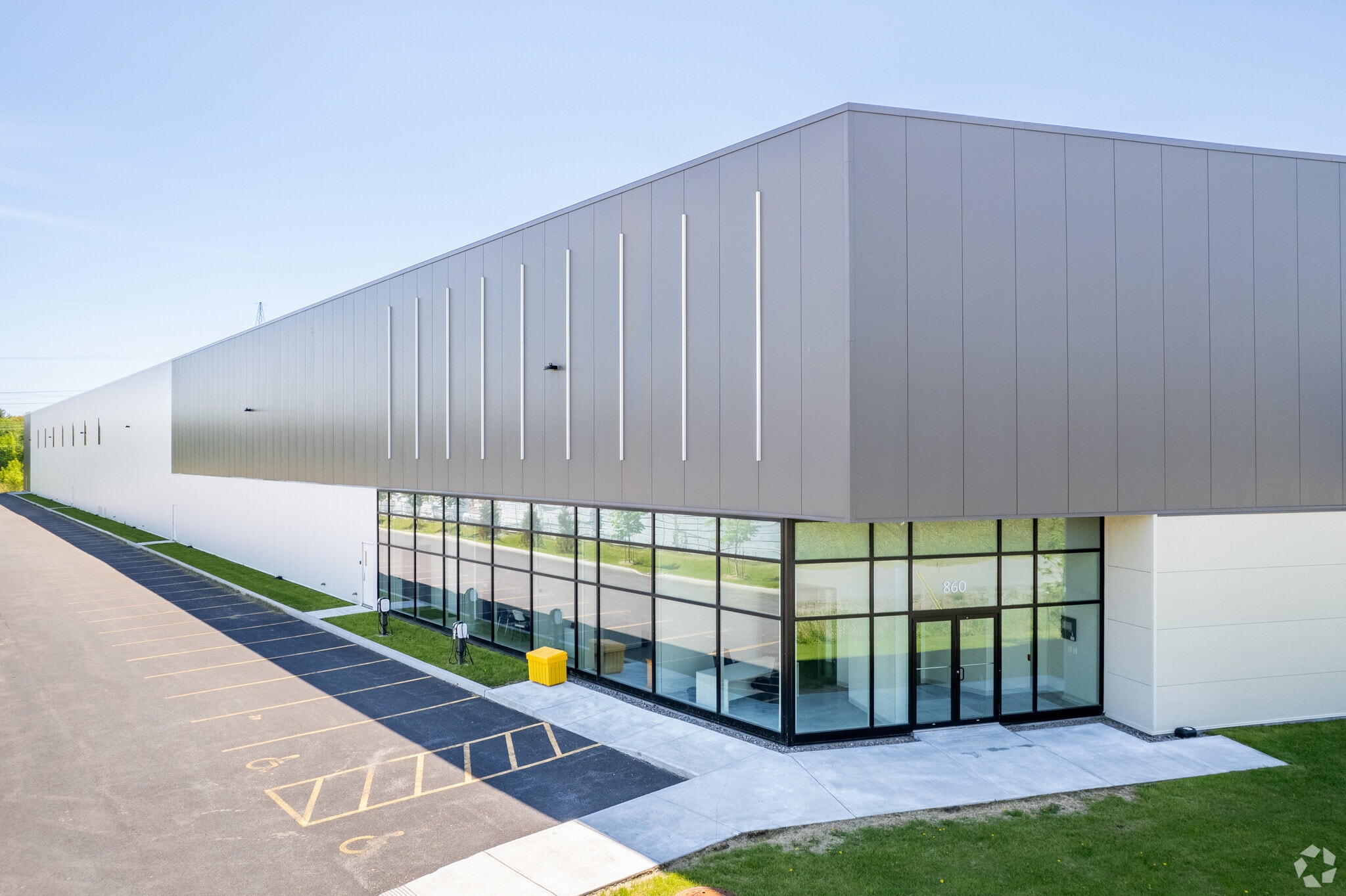 860 St Turnbull, Beauharnois, QC for lease Building Photo- Image 1 of 8