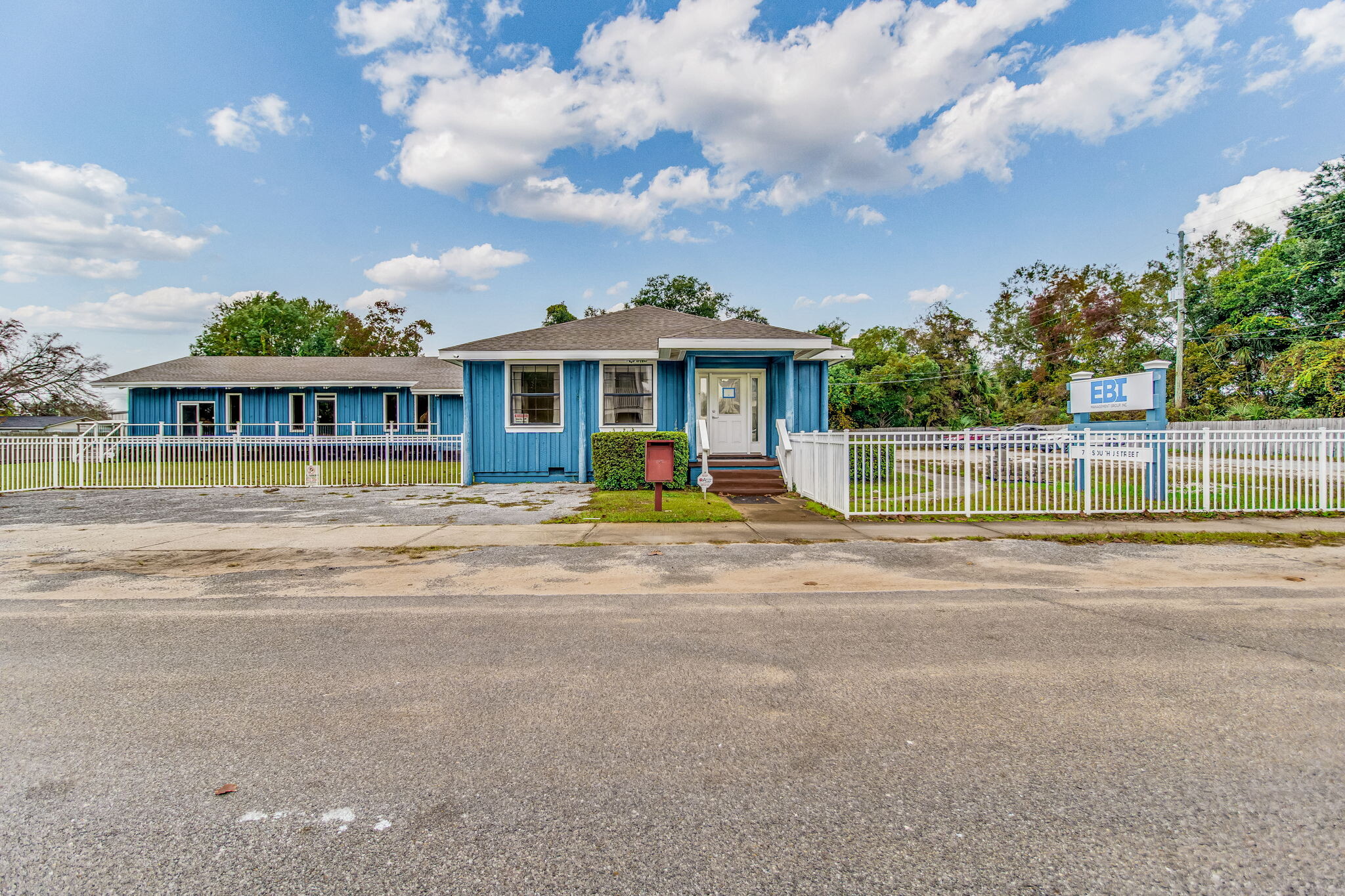 725 S J St, Pensacola, FL à vendre Photo du bâtiment- Image 1 de 70