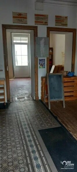 Commerce de détail dans Nantes à louer - Photo du bâtiment - Image 2 de 5