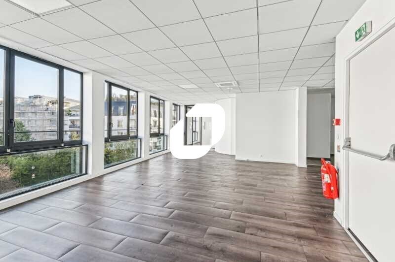 Office in Courbevoie for lease - Interior Photo - Image 3 of 22