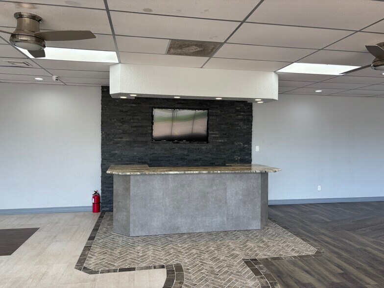 5203-5205 Broadway St, Pearland, TX for lease - Interior Photo - Image 3 of 23