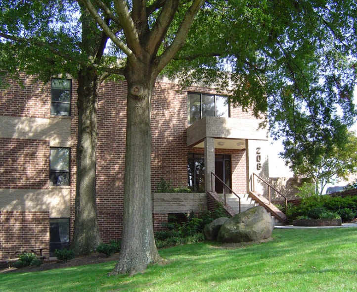 208 N Columbia St, Chapel Hill, NC à louer Photo principale- Image 1 de 5