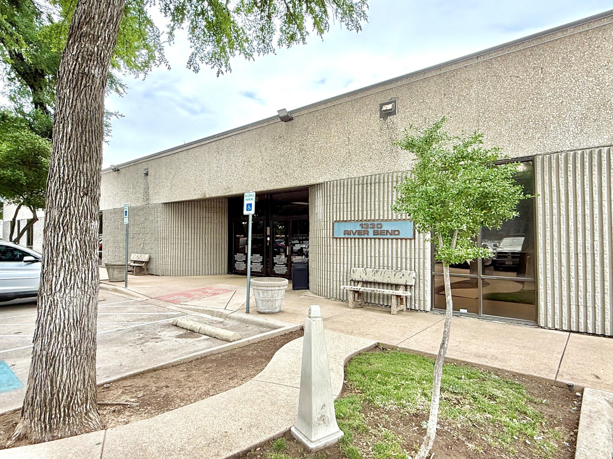 1330 River Bend Dr, Dallas, TX à vendre Photo principale- Image 1 de 1