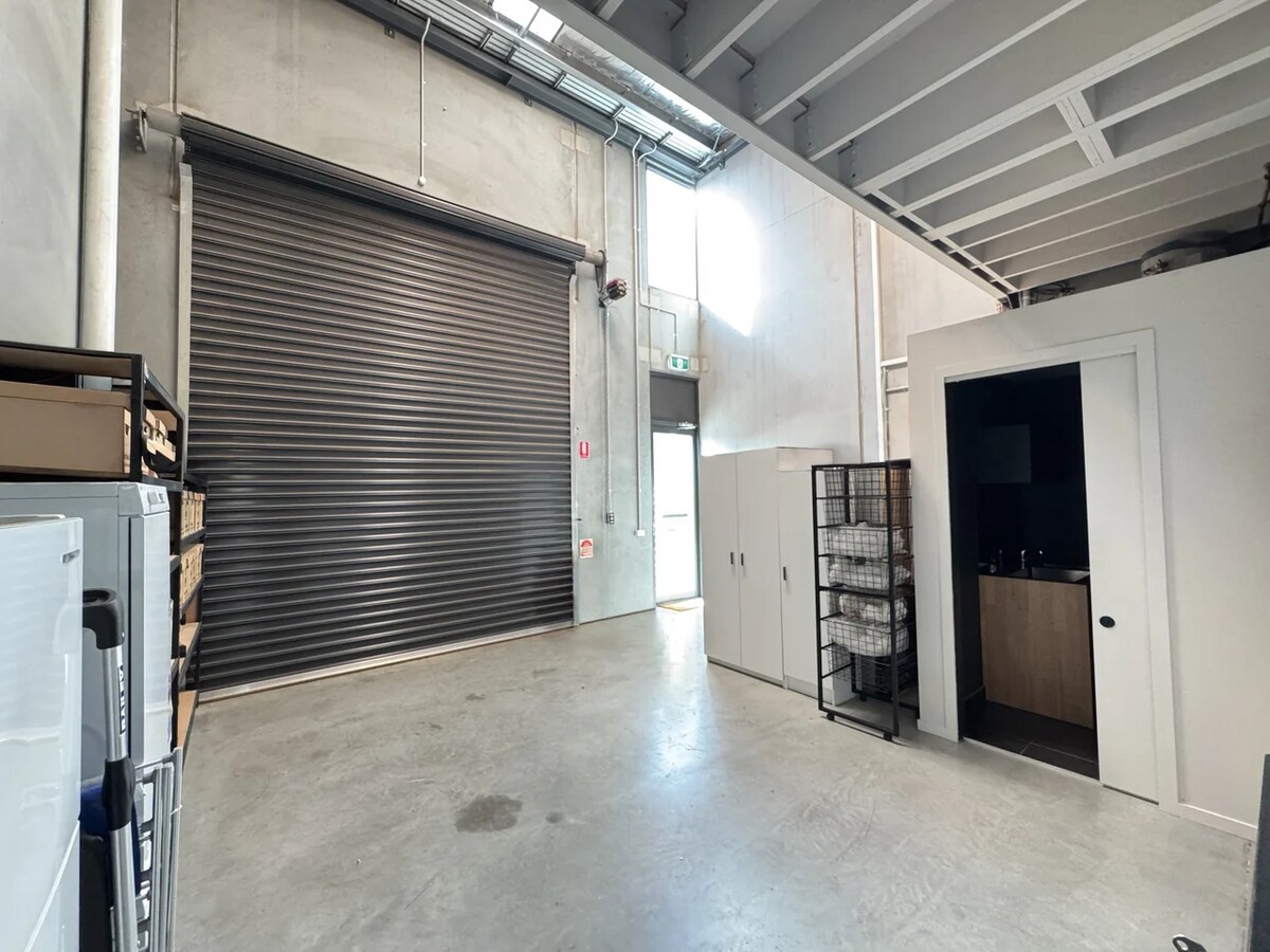 204-216 Hall St, Spotswood, VIC 3015 - Unité 216B - - Photo intérieure - Image 1 of 9
