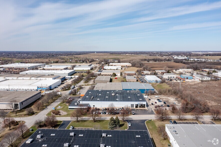 1100 Kingsland Dr, Batavia, IL à vendre - Aérien - Image 3 de 6