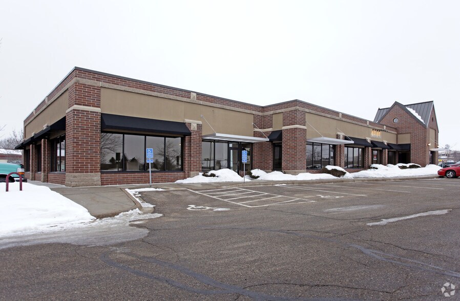 8380 City Centre Dr, Woodbury, MN for lease - Building Photo - Image 2 of 5