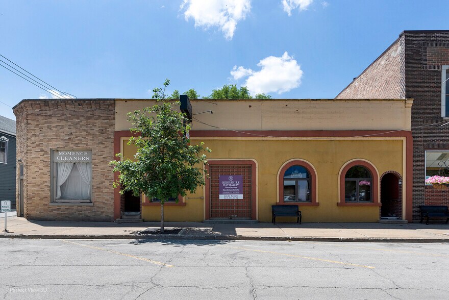 119 W Washington St, Momence, IL à vendre - Photo du bâtiment - Image 2 de 7