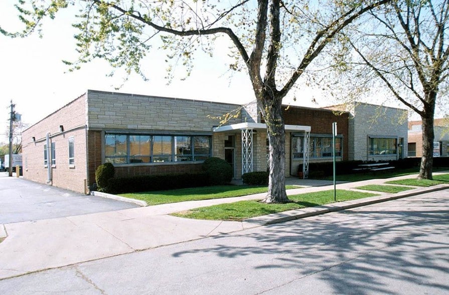 8114-8120 Lawndale Ave, Skokie, IL for lease - Building Photo - Image 2 of 3