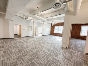 130-136 E Chestnut St, Columbus, OH for lease Interior Photo- Image 2 of 12